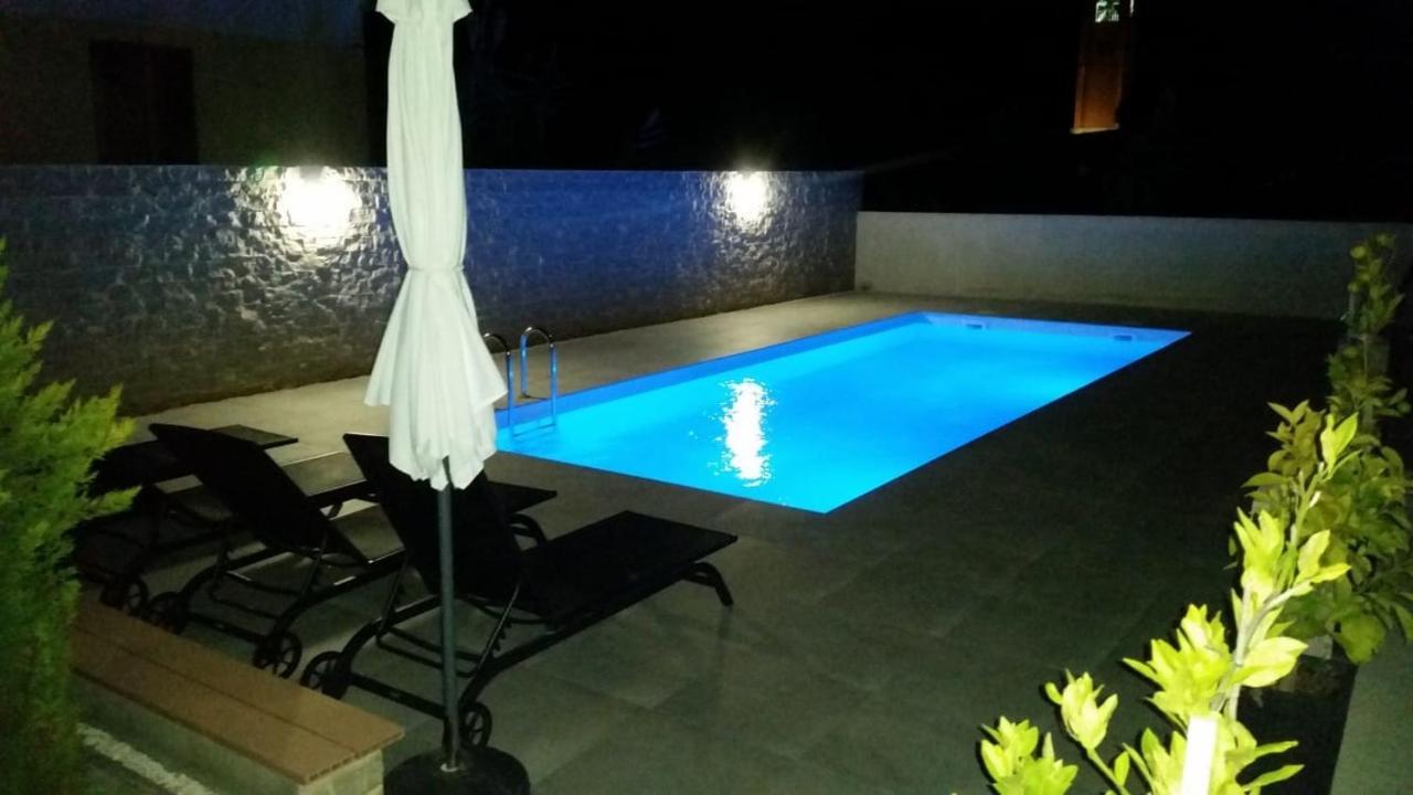 ビビニェHaus Dalmatia With Heated Poolアパートメント エクステリア 写真