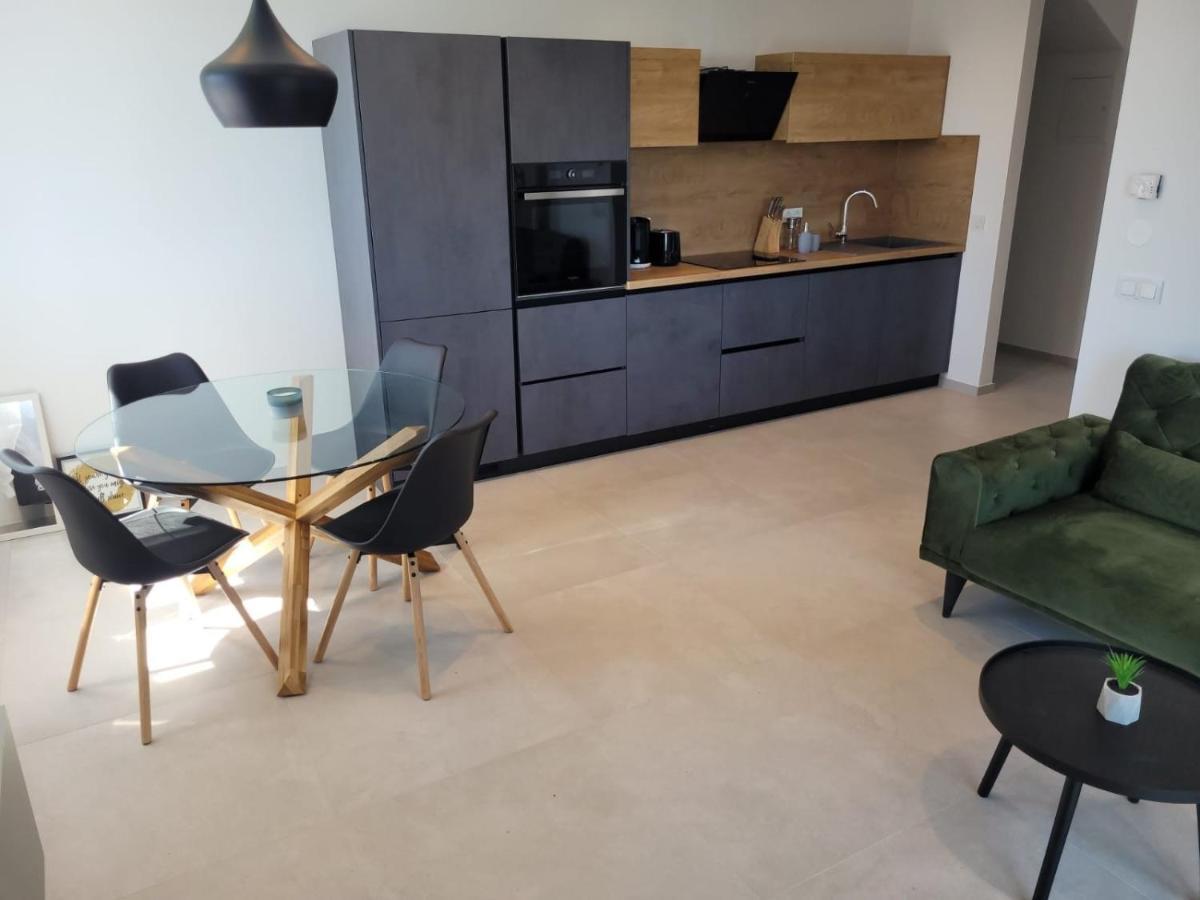 ビビニェHaus Dalmatia With Heated Poolアパートメント エクステリア 写真