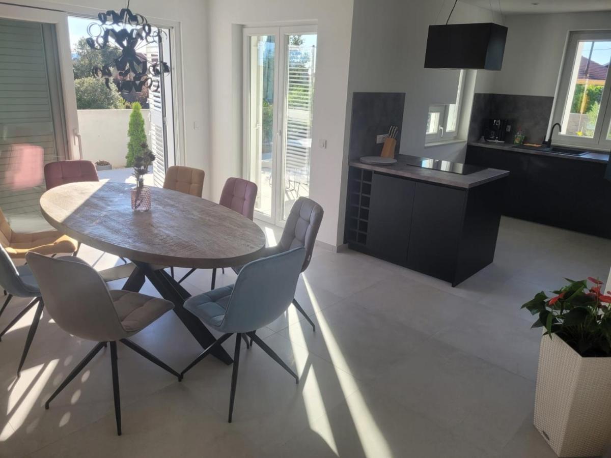 ビビニェHaus Dalmatia With Heated Poolアパートメント エクステリア 写真