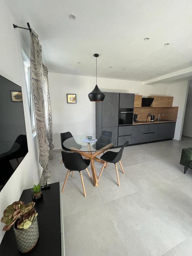 ビビニェHaus Dalmatia With Heated Poolアパートメント エクステリア 写真