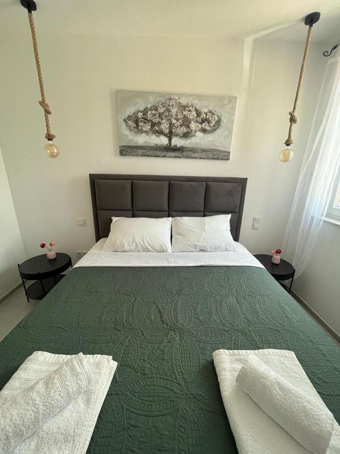ビビニェHaus Dalmatia With Heated Poolアパートメント エクステリア 写真
