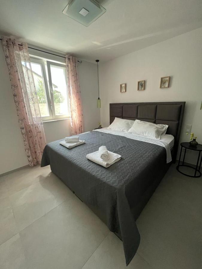 ビビニェHaus Dalmatia With Heated Poolアパートメント エクステリア 写真