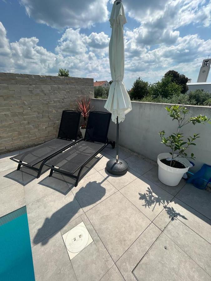 ビビニェHaus Dalmatia With Heated Poolアパートメント エクステリア 写真