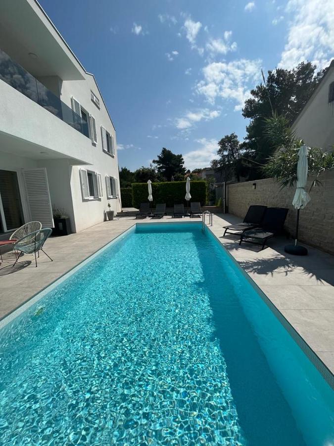 ビビニェHaus Dalmatia With Heated Poolアパートメント エクステリア 写真